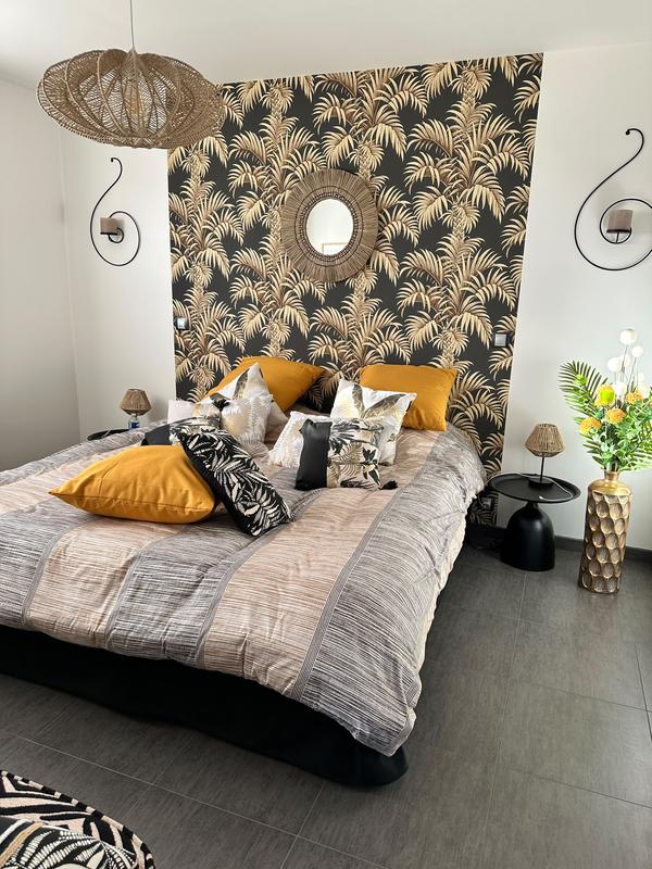 La chambre africaine et son lit king size